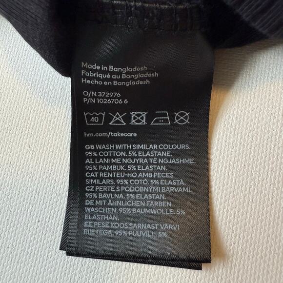 H&M ribbed black dress long sleeve ruffled shoulders size 8/10Y - Picture 6 of 6